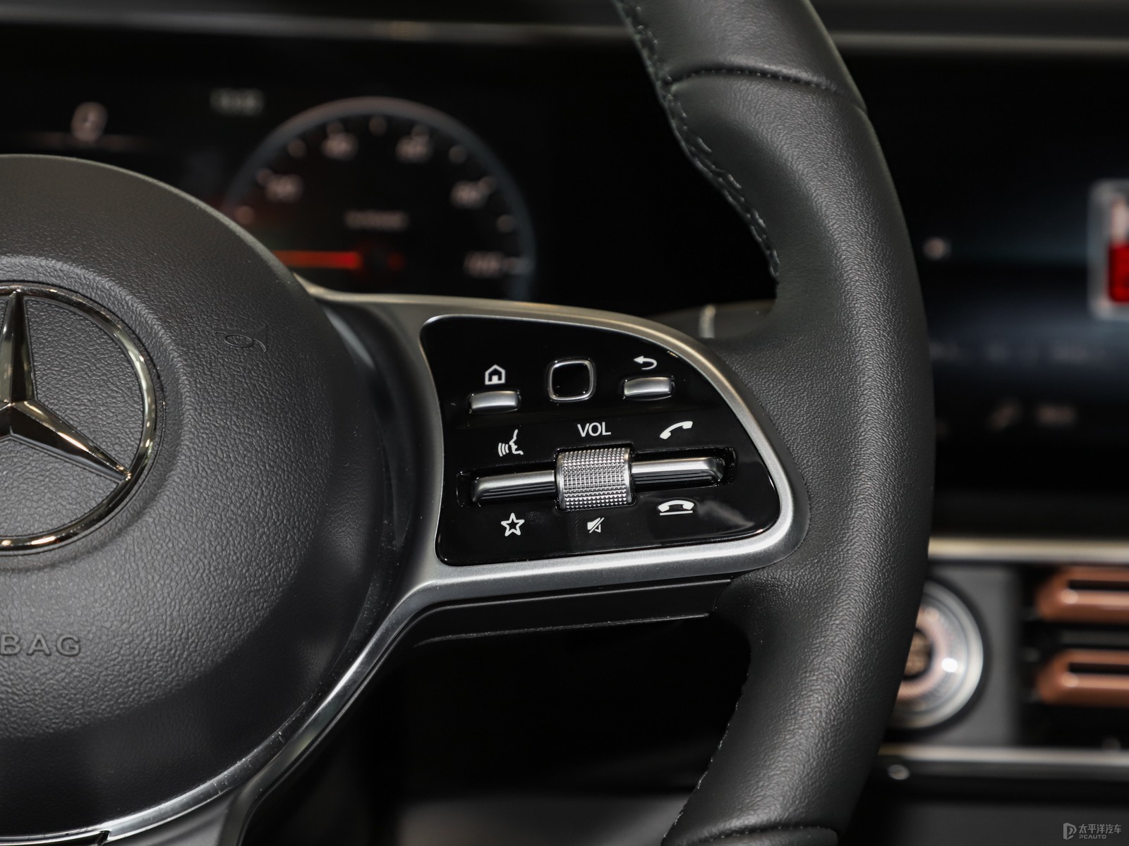 奔馳EQC 2021款 EQC 350 4MATIC內(nèi)飾 科技與豪華的完美融合，打造移動智能家居體驗